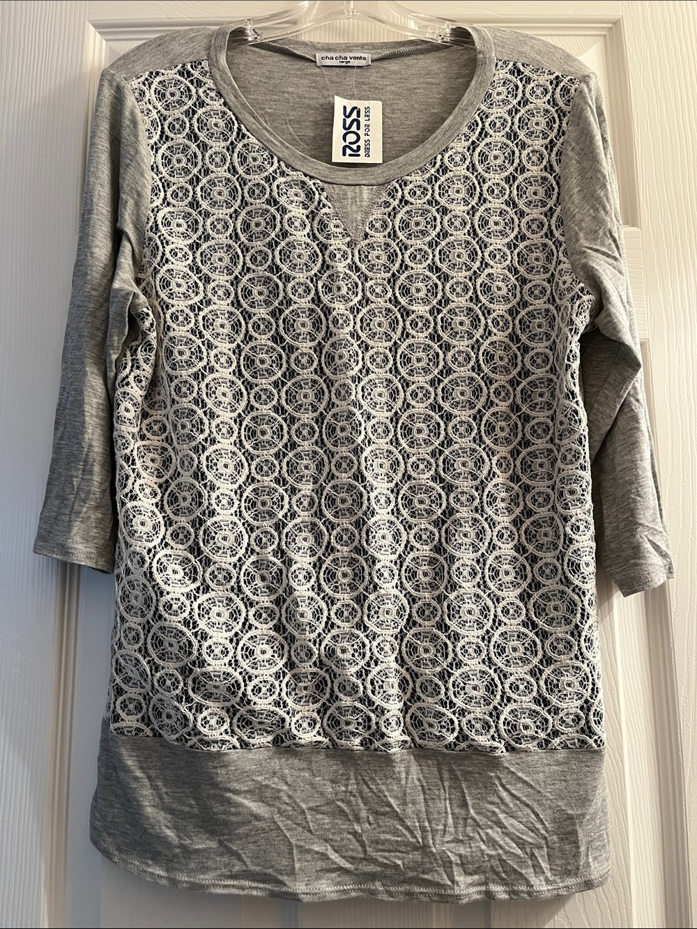 Cha Cha Vente Gray Top with White Lace Front - 3/4 Sleeve - Size Large